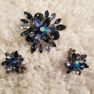 Vtg Beru Jewels Blue R/S Brooch Set